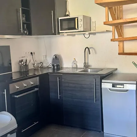 2-bedroom Golf Duplex In St Tropez شقة